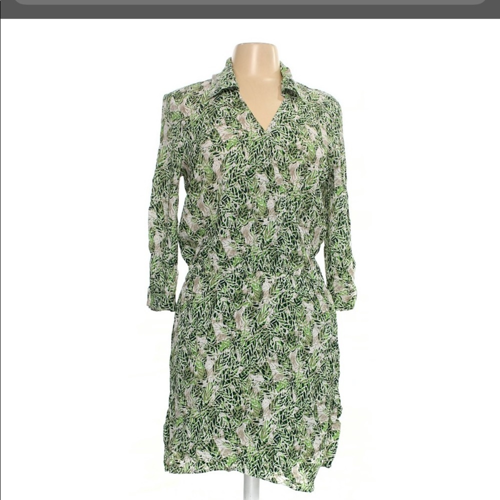 Women’s CAbi dress 👗 Size medium